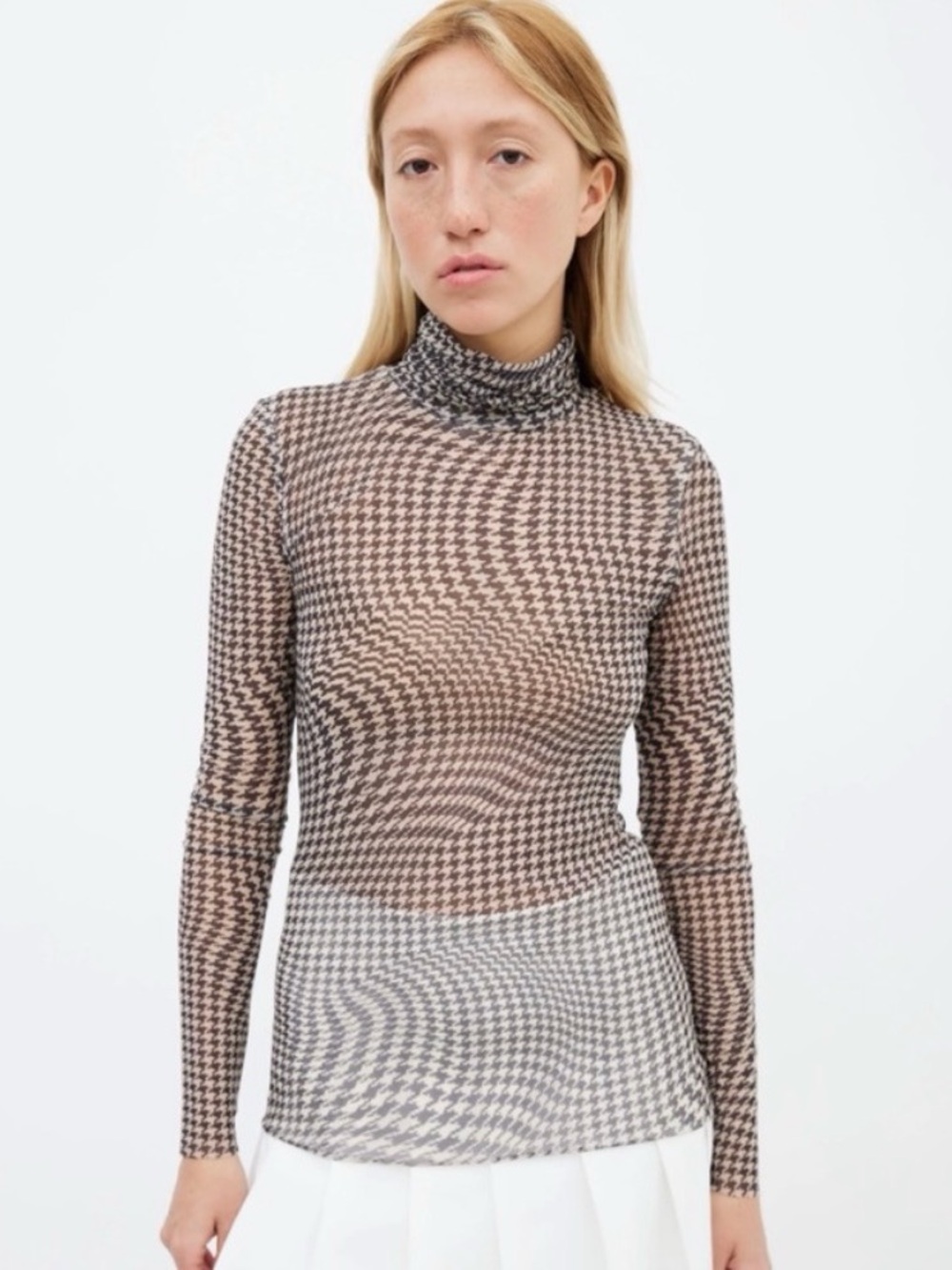 Gianni Sheer Houndstooth Long-Sleeve Turtleneck Top